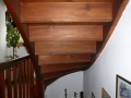 Unterseite einer alten Treppe